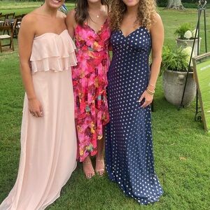 Michael Kors Thee Navy Medallion
Maxi Dress